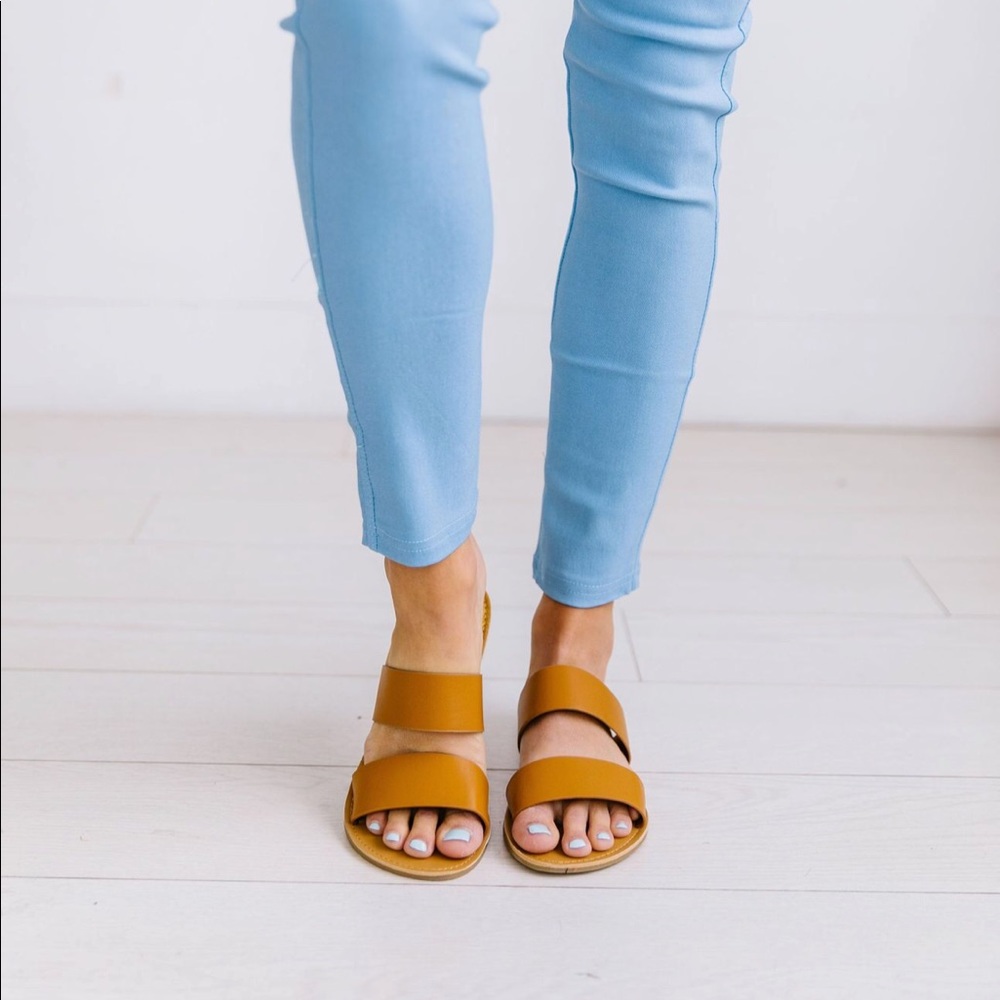 Last Pair🚨size 7 Camel Two Band Slides - Picture 3 of 5